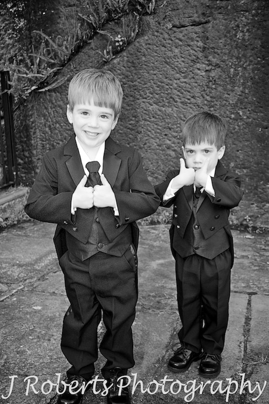 Paige boys giving the thumbs up - wedding photography sydney